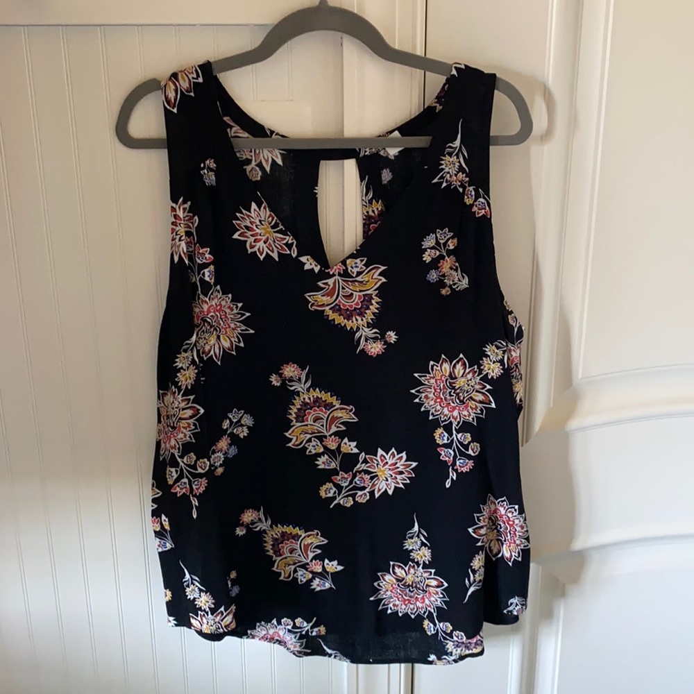Woman’s sleeveless top